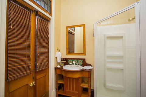 Danum House B & B - Hobart Tourism 3
