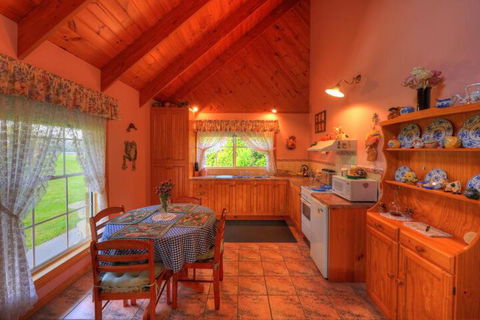 Rosebank Cottage Collection - Tourism TAS 4