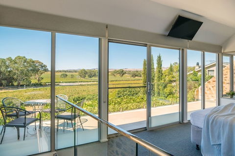 Barossa Shiraz Estate - Tourism TAS 6