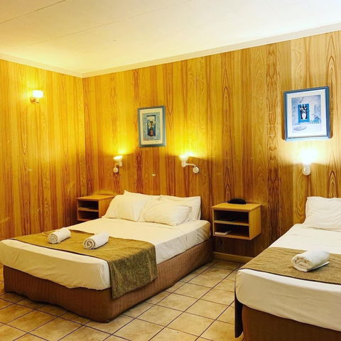 Pine Tree Motel - Tourism TAS 4