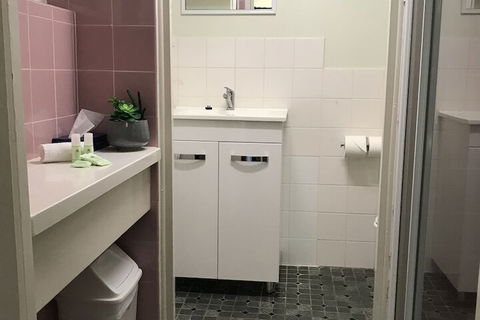 Ocean Breeze Motel - Tourism TAS 7