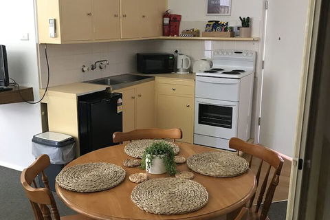 Ocean Breeze Motel - Tourism TAS 4
