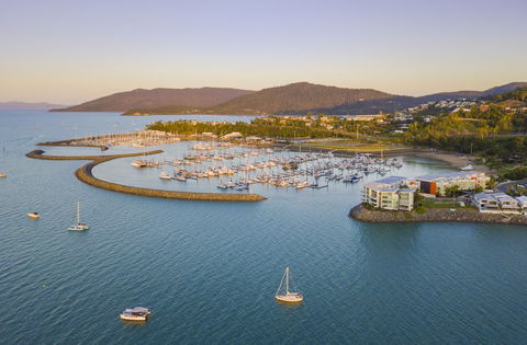 Peninsula Airlie Beach - Tourism TAS 3