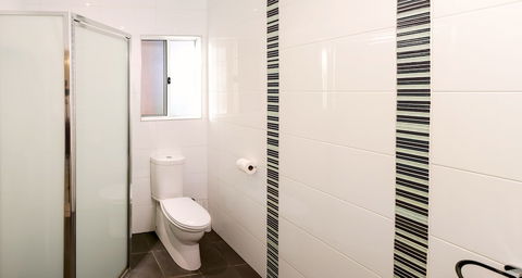 Cable Beachside Villas - Tourism TAS 5