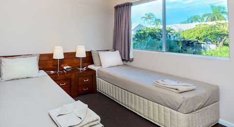 Cable Beachside Villas - Tourism TAS 4