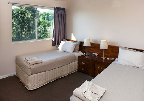Cable Beachside Villas - Tourism TAS 6