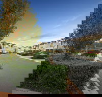 Quest Sanctuary Lakes - Tourism TAS