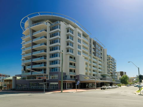 Adina Apartment Hotel Wollongong - Hobart Tourism 1