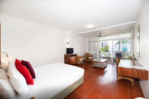 Ramada By Wyndham Cairns City Centre - Tourism TAS 4