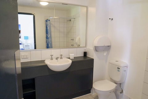 Base Backpackers Brisbane Uptown Hostel - Hobart Tourism 7