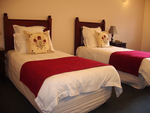 Tree Top Walk Motel - Tourism TAS 5