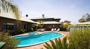 Tree Top Walk Motel - Tourism TAS 2