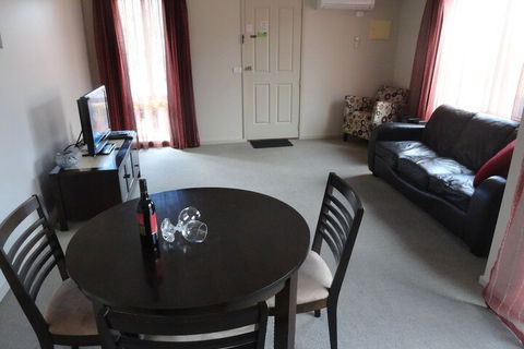 Victoria Lodge Motor Inn & Apartments - Tourism TAS 6