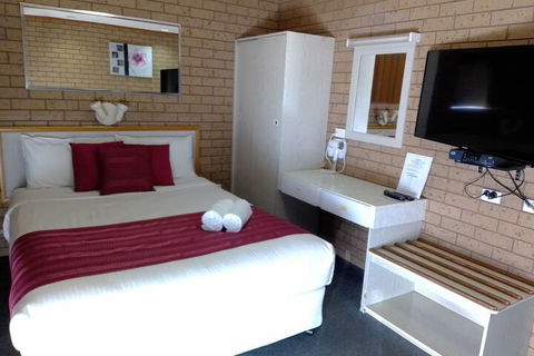 Country Home Motor Inn - Tourism TAS 5