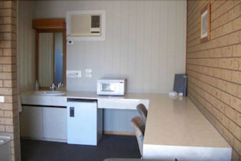 Country Home Motor Inn - Tourism TAS 6