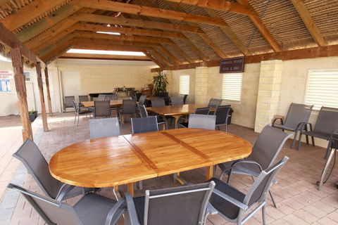 Bunbury Apartment Motel - Tourism TAS 3