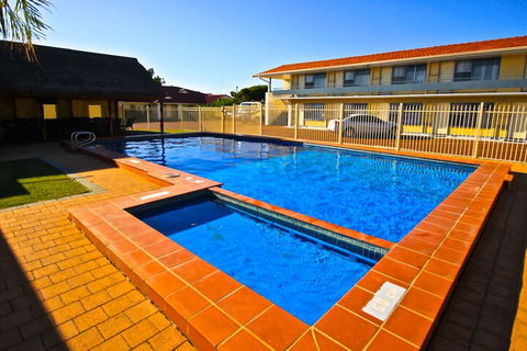 Bunbury Apartment Motel - Tourism TAS 4