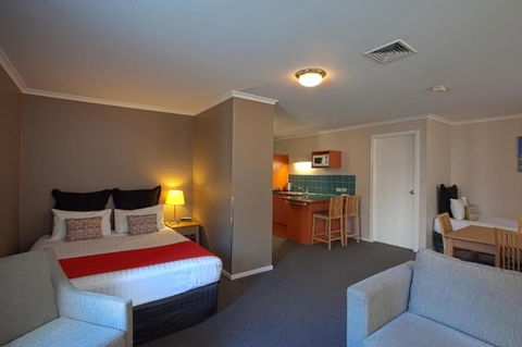 Quest Waterfront Serviced Apartments - Tourism TAS 2