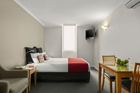 Quest Waterfront Serviced Apartments - Tourism TAS 4