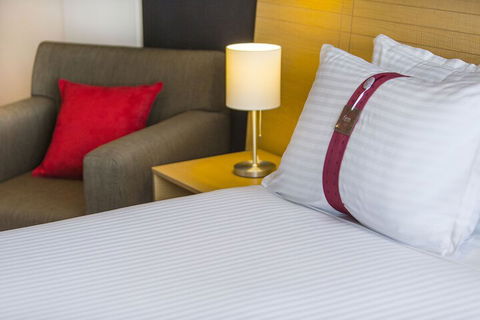 Holiday Inn Melbourne Airport, An IHG Hotel - Tourism TAS 6