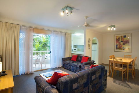Golden Shores Holiday Club - Tourism TAS 7