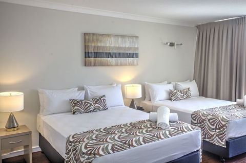 Cairns Plaza Hotel - Tourism TAS 5