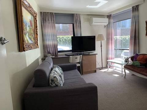 Albert Heights Serviced Apartments - Hobart Tourism 5