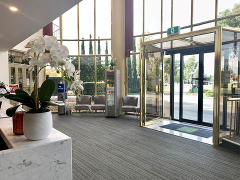 Quality Hotel Melbourne Airport - Tourism TAS 3