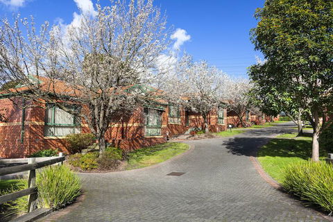 Mount Waverley Townhouses - Tourism TAS 1