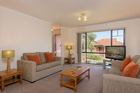 Mount Waverley Townhouses - Tourism TAS 5