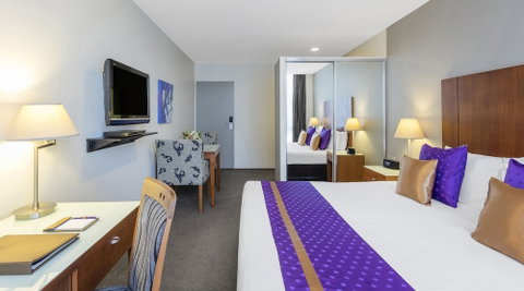 Park Regis Griffin Suites - Tourism TAS 3