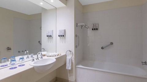 Park Regis Griffin Suites - Tourism TAS 6