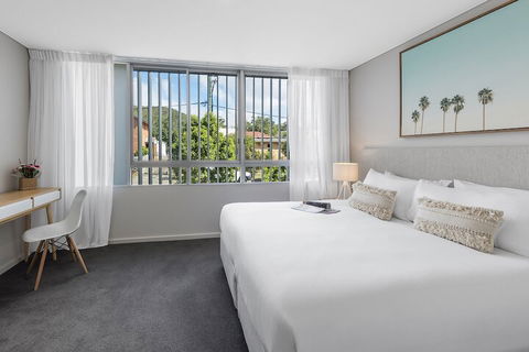 Oaks Nelson Bay Lure Suites - Tourism TAS 3