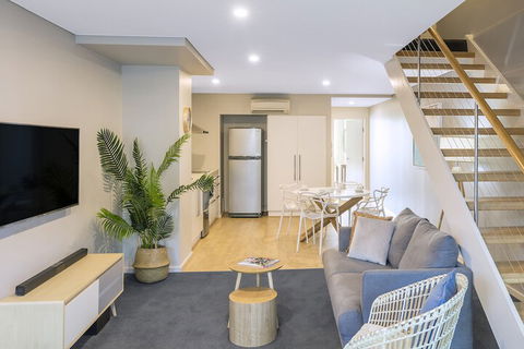 Oaks Nelson Bay Lure Suites - Tourism TAS 6