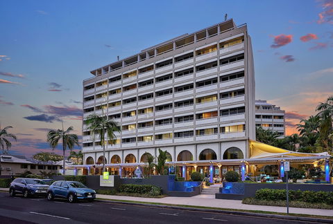 Holiday Inn Cairns Harbourside, An IHG Hotel - Tourism TAS 4