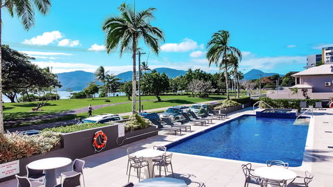 Holiday Inn Cairns Harbourside, An IHG Hotel - Tourism TAS 5
