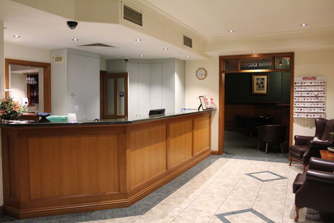 Gateway On Monash Boutique Hotel - Tourism TAS 2
