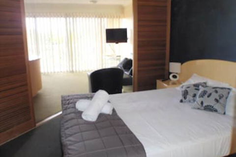 Rays Resort - Tourism TAS 3