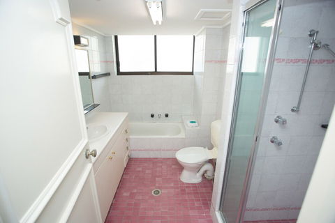 Imperial Surf Private Apartments - Tourism TAS 5