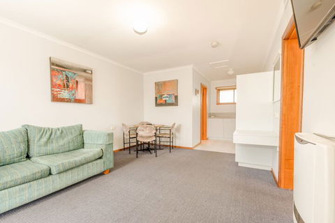 Bass & Flinders Motor Inn - Hobart Tourism 7