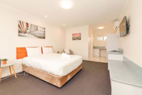 Bass & Flinders Motor Inn - Hobart Tourism 0