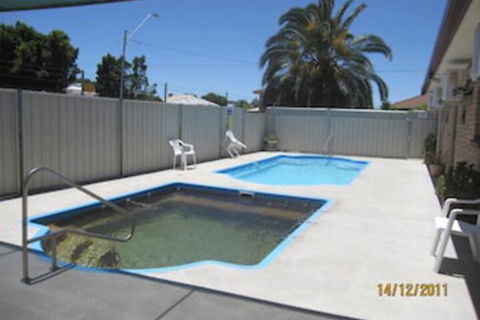 Dragon Phoenix Motel & Restaurant - Tourism TAS 7