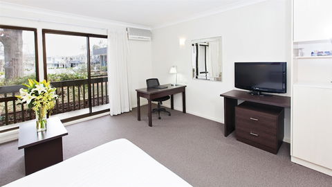 Ibis Styles Canberra Tall Trees - Tourism TAS 4
