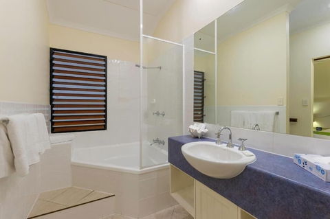 Freestyle Resort Port Douglas - Tourism TAS 6
