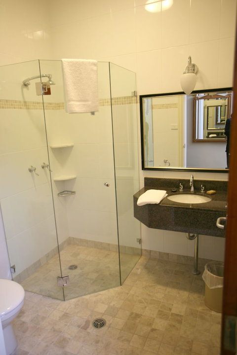 Darcys Hotel At Homebush - Hobart Tourism 6