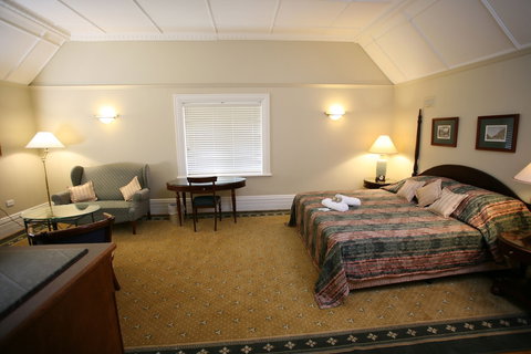 Darcys Hotel At Homebush - Hobart Tourism 5