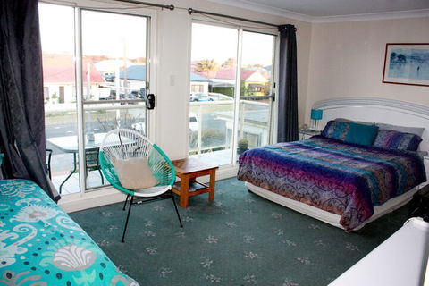 Lake Illawarra B&B - Hobart Tourism 6