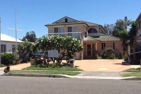 Lake Illawarra B&B - Hobart Tourism 0