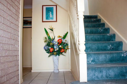 Lake Illawarra B&B - Hobart Tourism 3