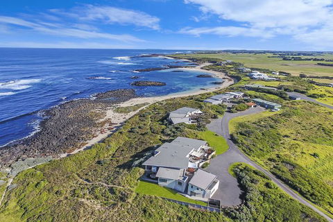 Hearns Beachside Villa 4 - Tourism TAS 3